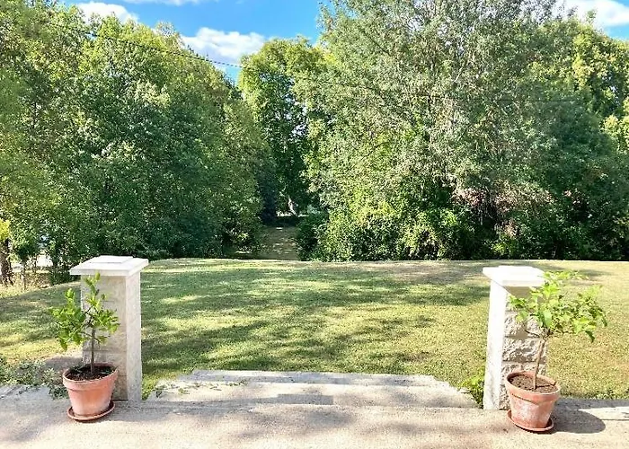 Stunning Bedroom Overlooking The Charente